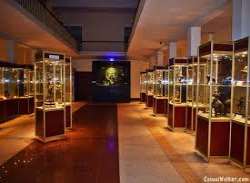 The museum is structured in an Indo-Saracenic way and the roaming inside the museum is like a treat to the eyes.